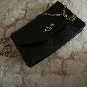 Beautiful Guess Crossbody Purse💕💕